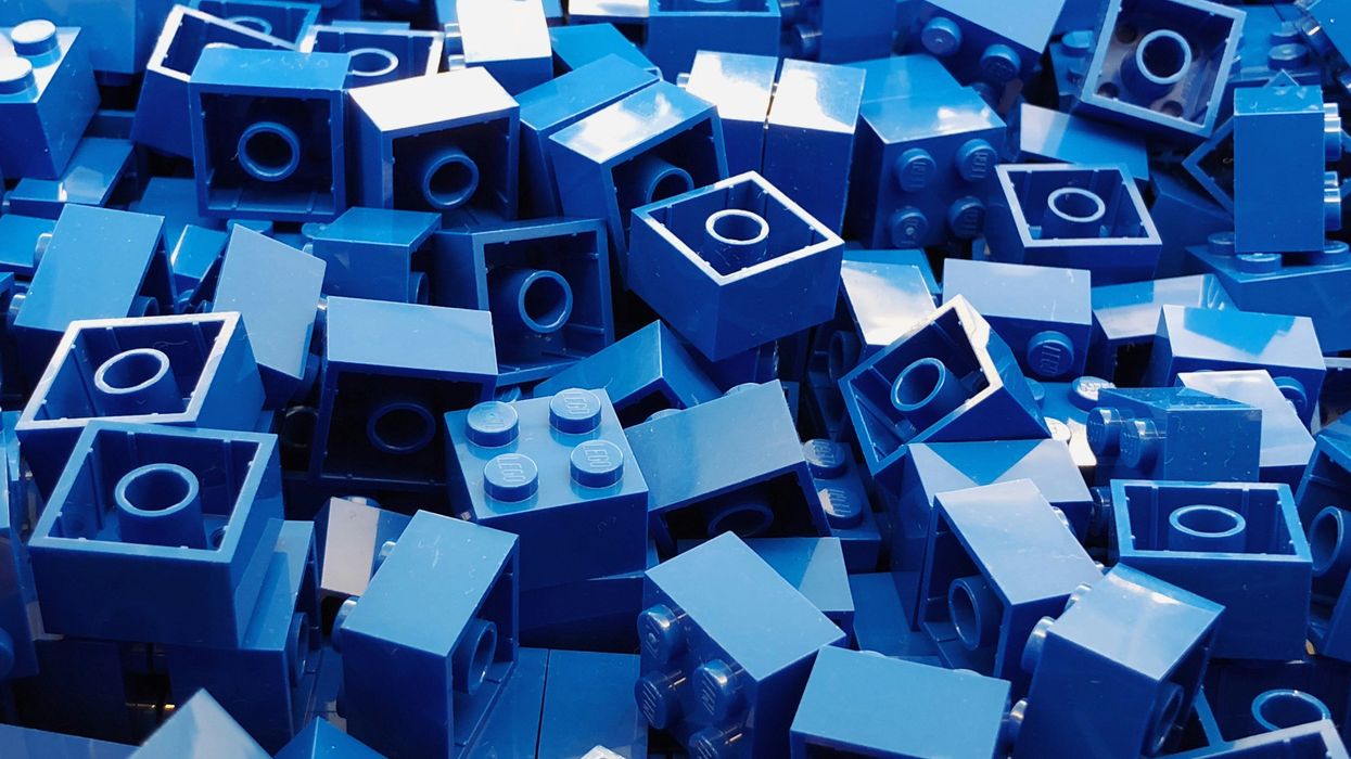 Retailers urged to avoid brightly coloured plastics to curb microplastic pollution